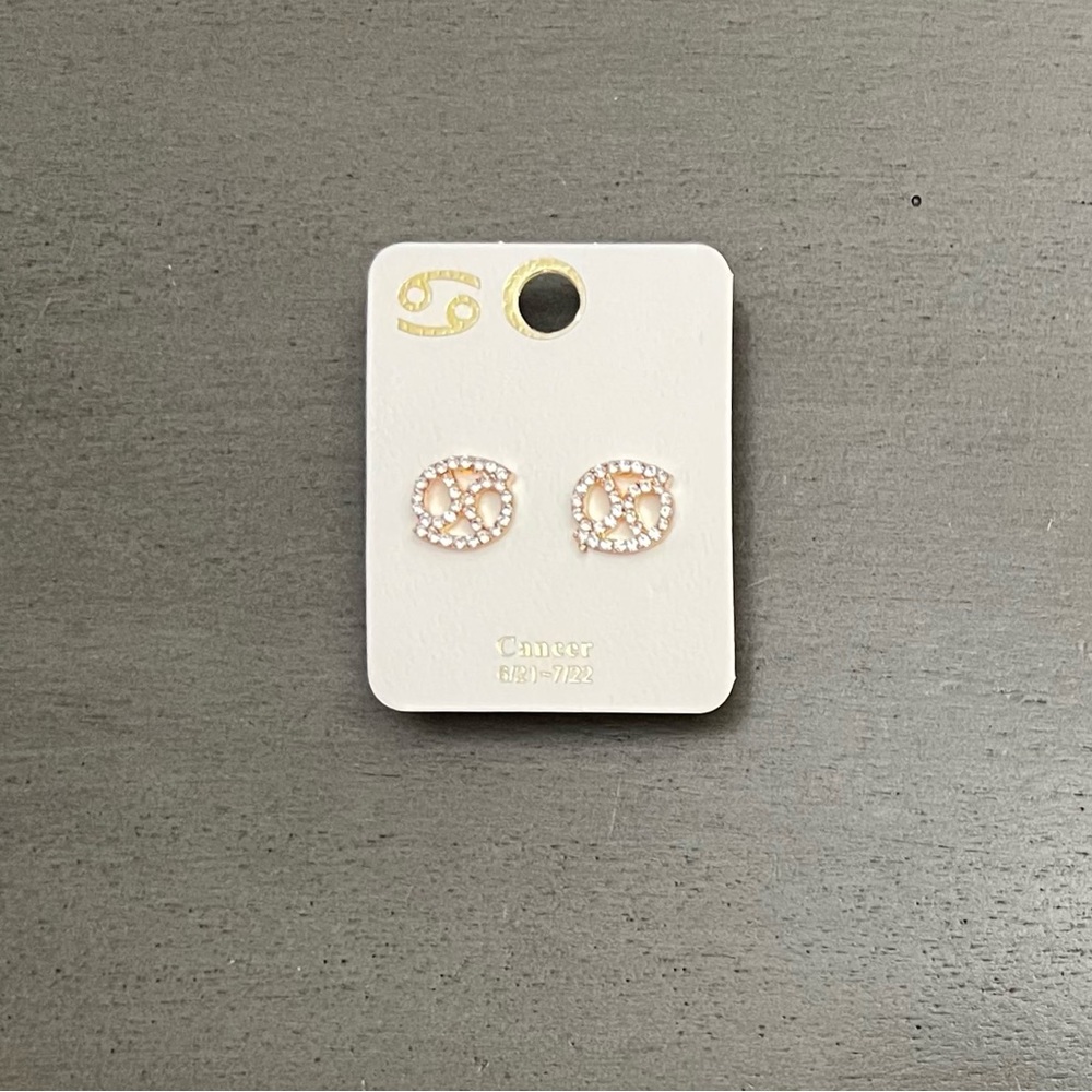 ♋️🦀 Cancer Astrological Zodiac Sign Crystal Gold Post Earrings June 21 - Jul 22